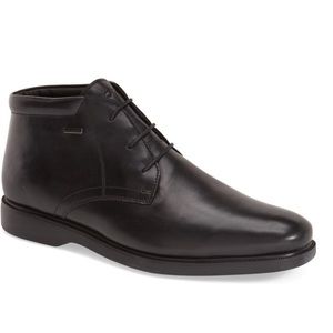 GEOX RESPIRA Italian brand. black leather Italian patent 8.5/10 condition